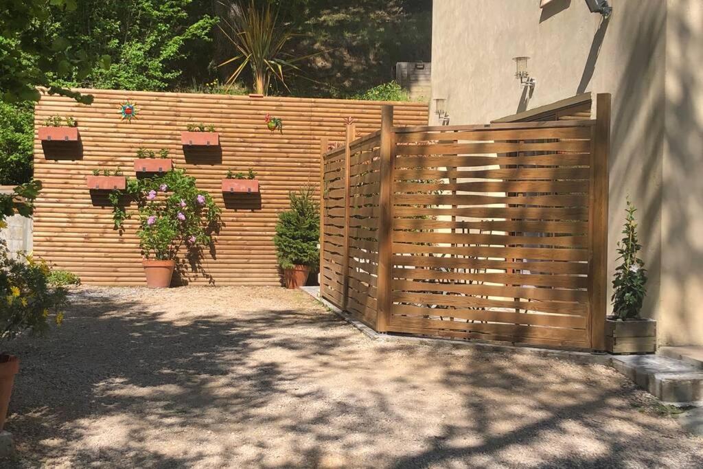 Appartement Au Calme Dans Un Espace Arbore Туррет-сюр-Лу Экстерьер фото