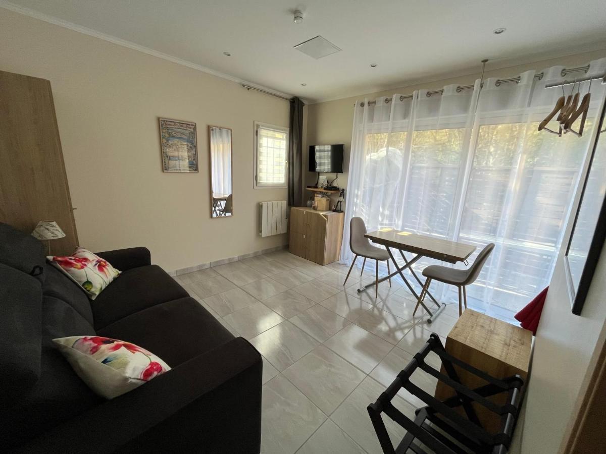 Appartement Au Calme Dans Un Espace Arbore Туррет-сюр-Лу Экстерьер фото